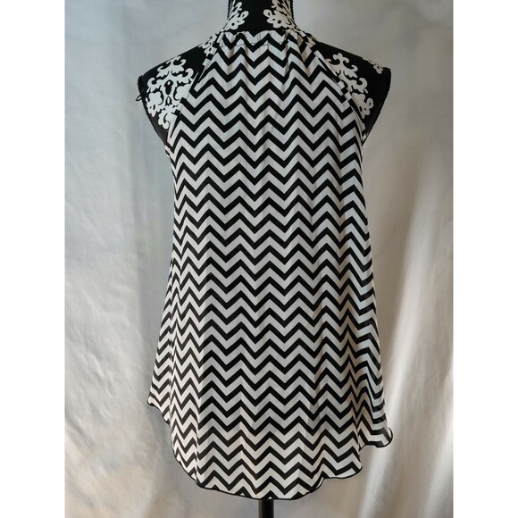 VTG. Tyche Women's Sleeveless Black &‎ White Chevron Pattern Tank Top Size Small - Picture 4 of 10